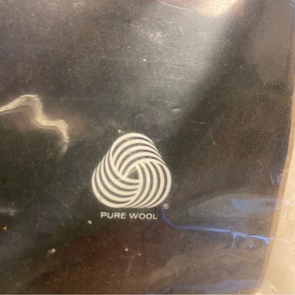 Vintage Dimensions Needlepoint The Road Home #2226 Fall Scene 
Open Package - Picture 5 of 14